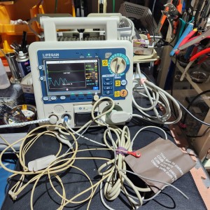 LiFEGAIN CU-HD1  Defibrillator