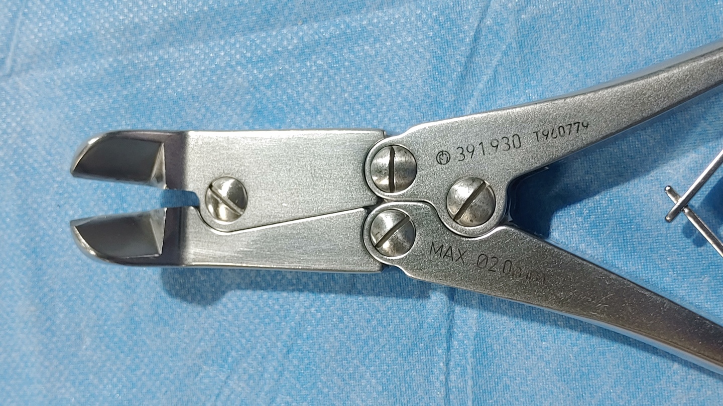 Synthes Surgical Wire Cutter