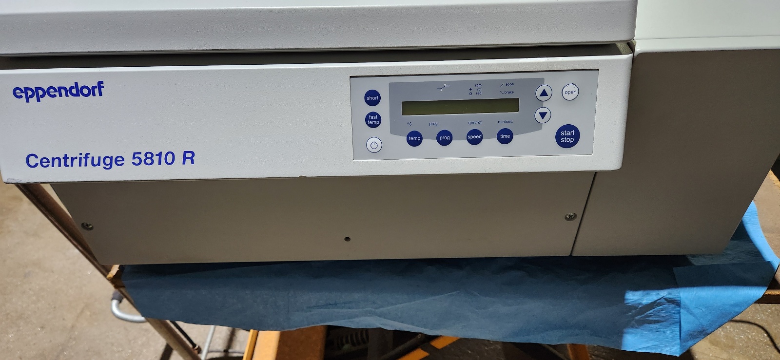 Eppendorf 5810R Refrigerated Centrifuge