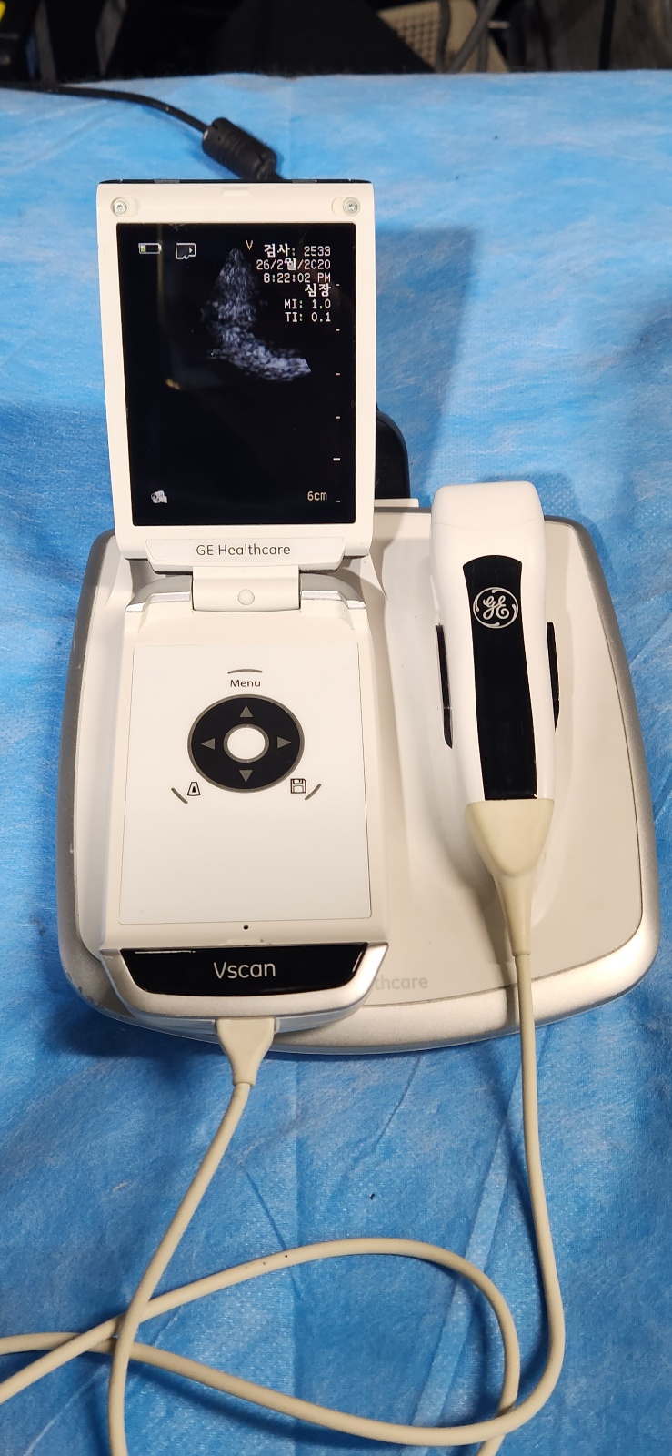 GE Vscan Portable Ultrasound with Probe V-scan with desk charger