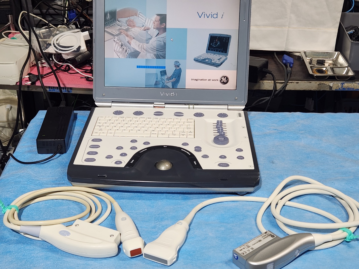 GE Vivid i Portable Ultrasound With 2 Probes