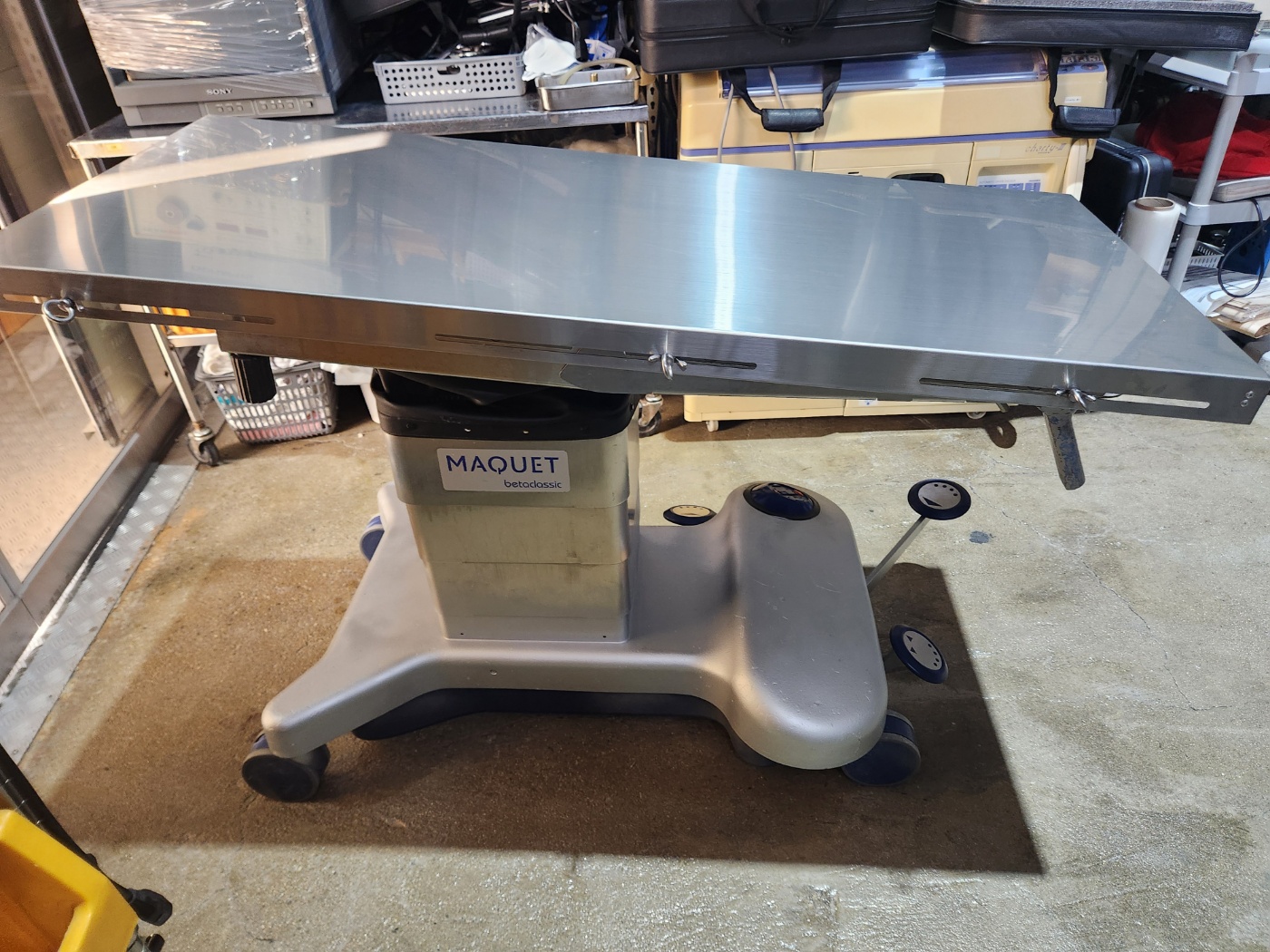 Maquet Betaclassic Mobile OR Table for vet