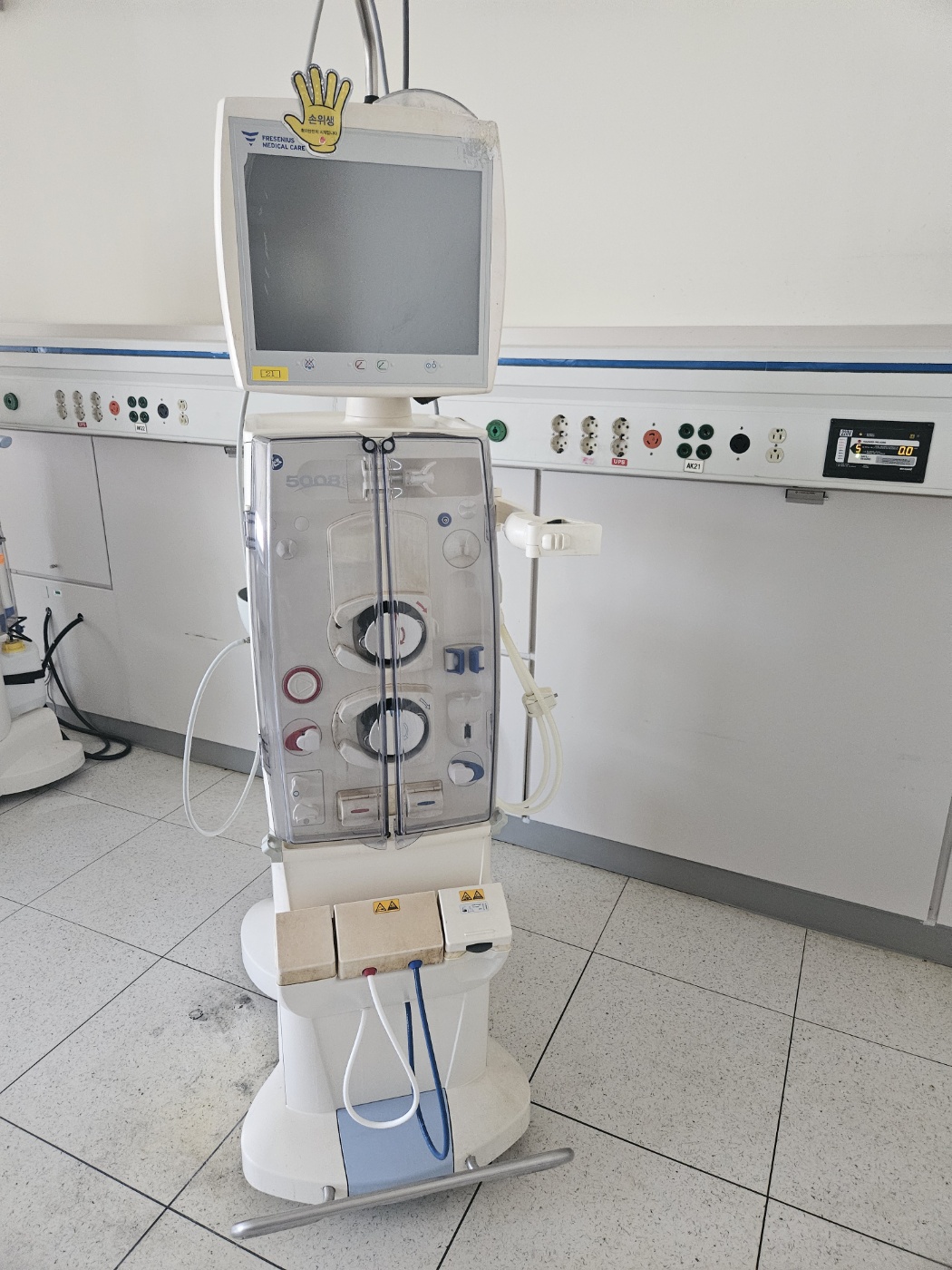 fresenius 5008s Hemodialysis System    dialysis machine