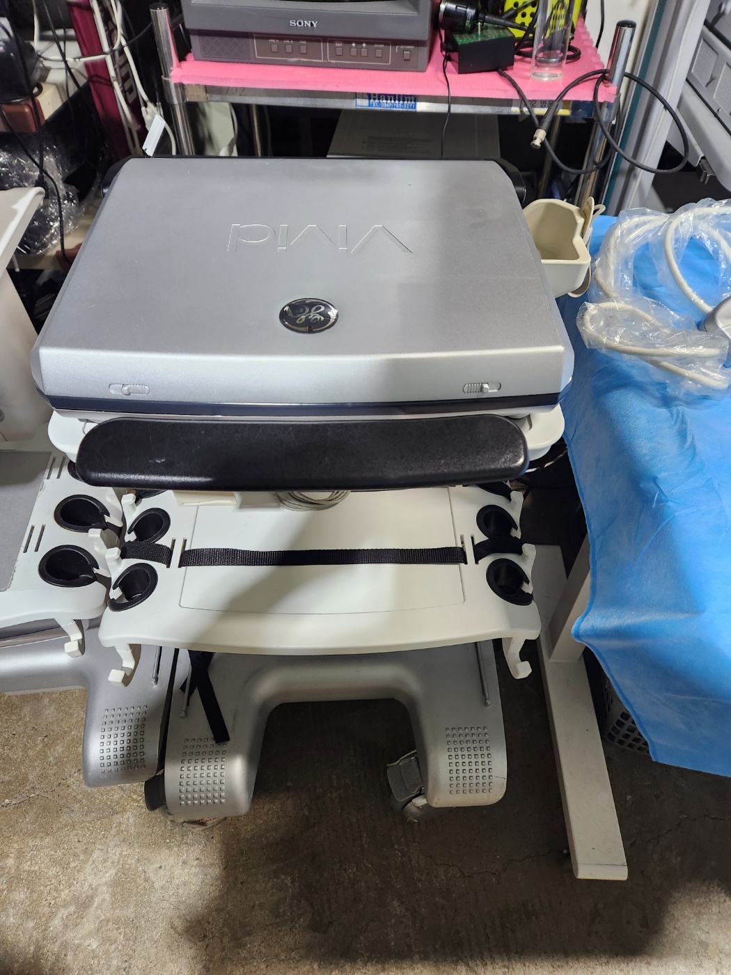GE Vivid Q Portable Ultrasound