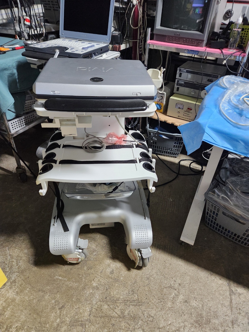 GE Vivid Q Portable Ultrasound