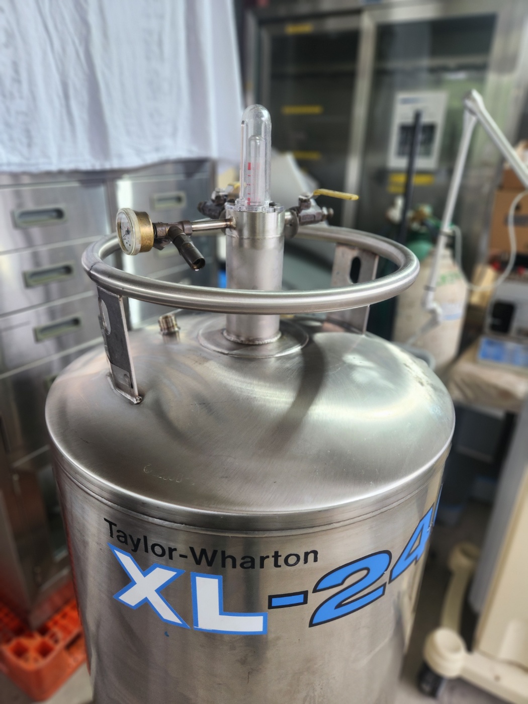 taylor wharton XL-240 Liquid Nitrogen Dewar