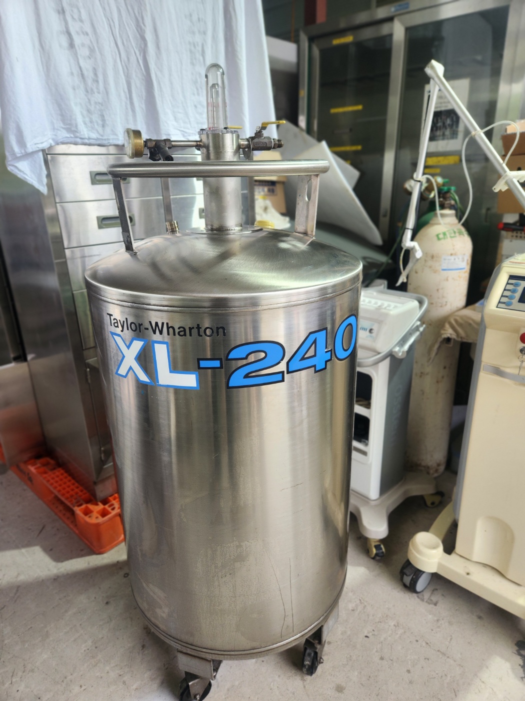 taylor wharton XL-240 Liquid Nitrogen Dewar