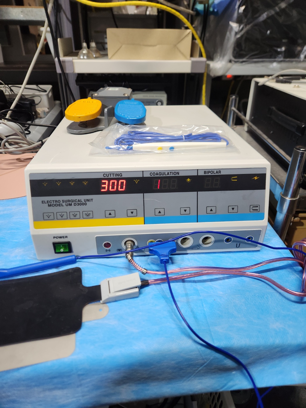 UM D 3000 Electrosurgica unit