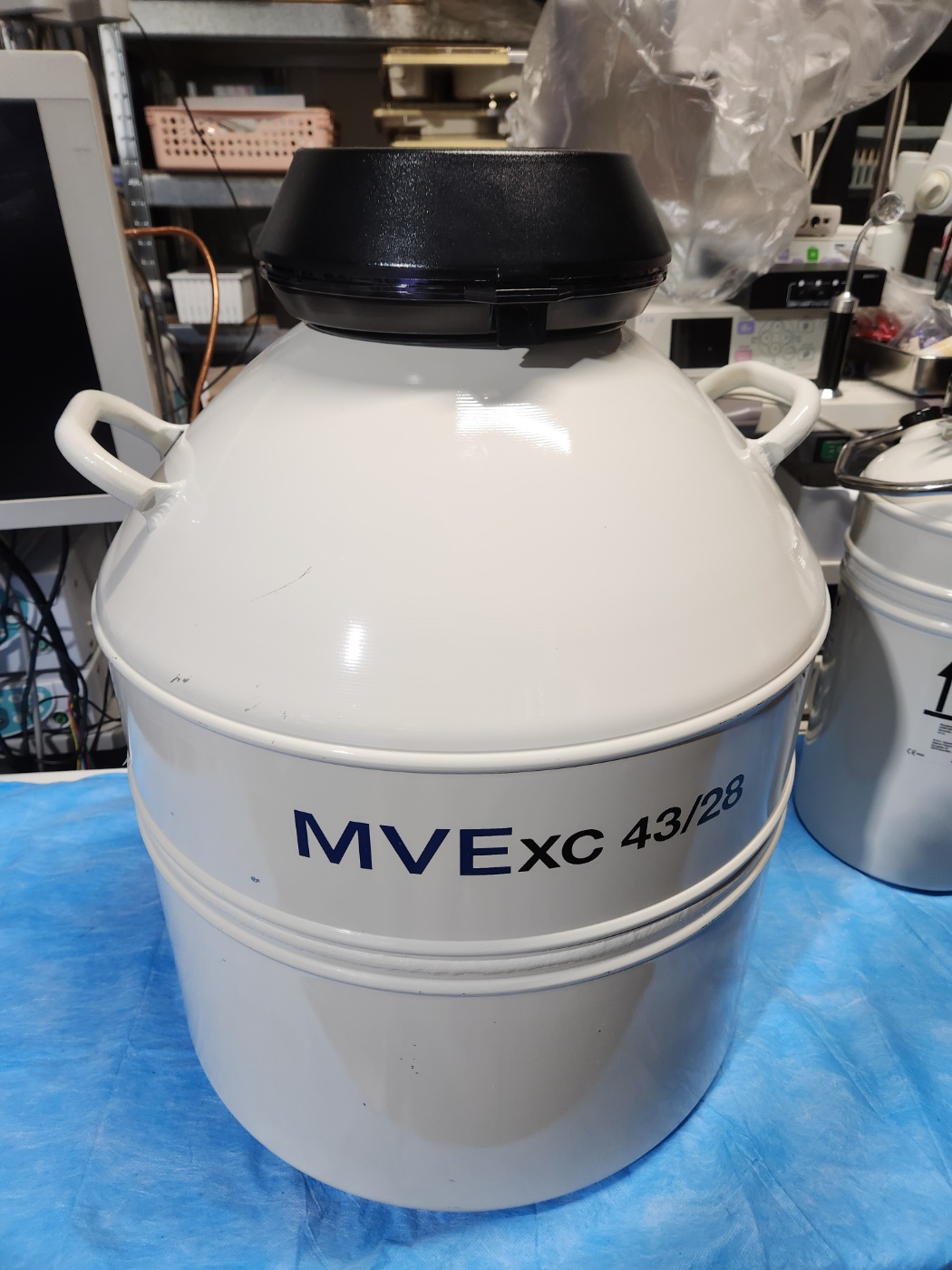 MVE XC 43/28 Cryogenic Freezer