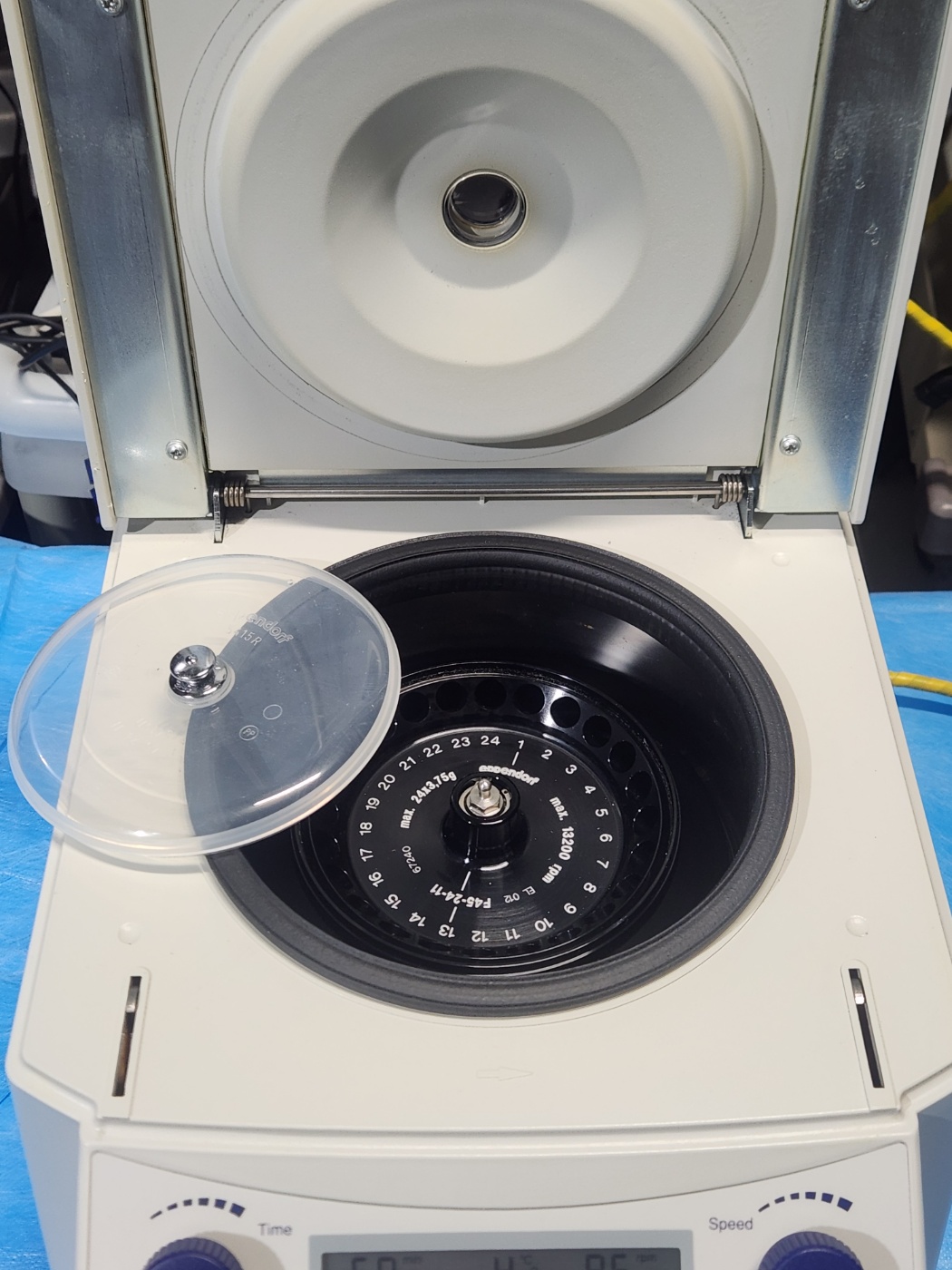 Eppendorf Centrifuge 5415R Refrigerated Centrifuge