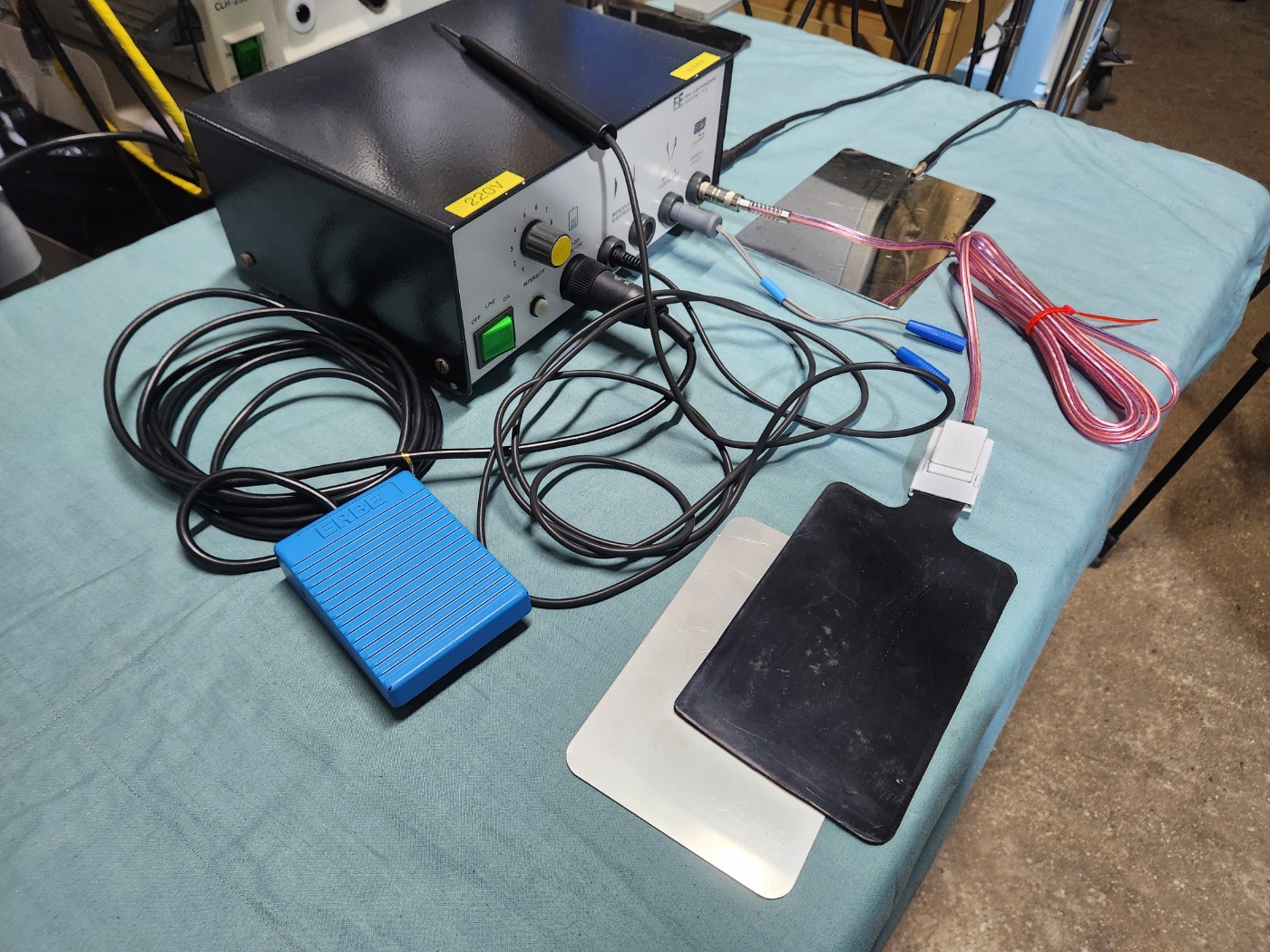 ERBE Erbotom T 71D   Electrosurgical Unit