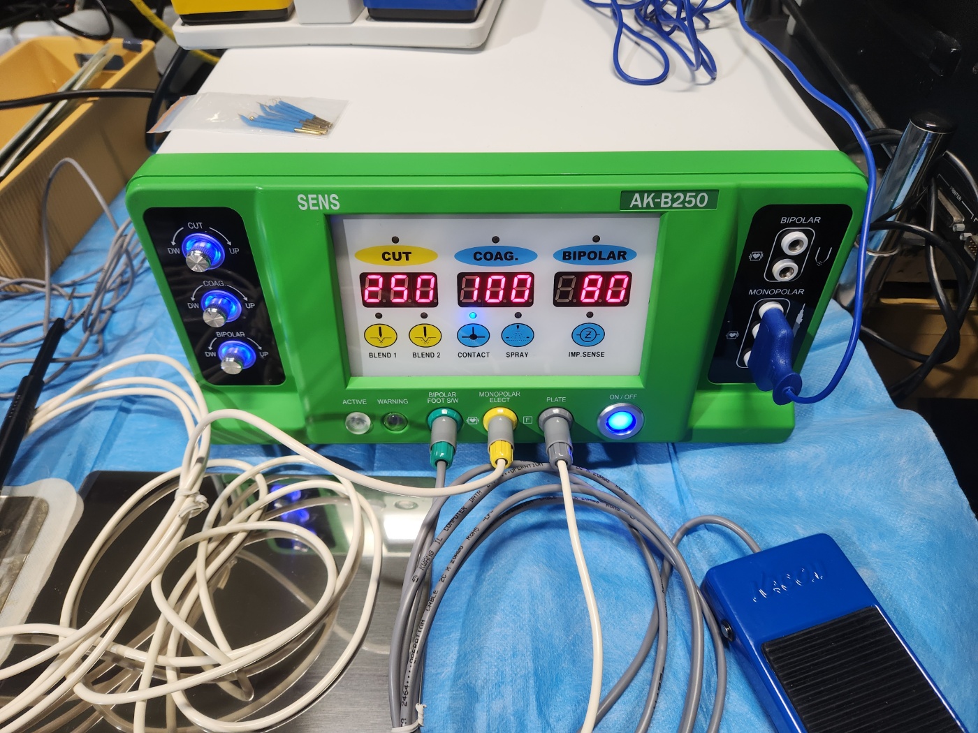 AK-B250  Monopolar cutting electrosurgical unit